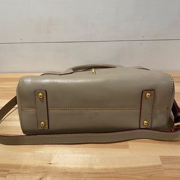 🤍Dooney & Bourke Amelie Tote in grey color🤍 - Picture 8 of 9